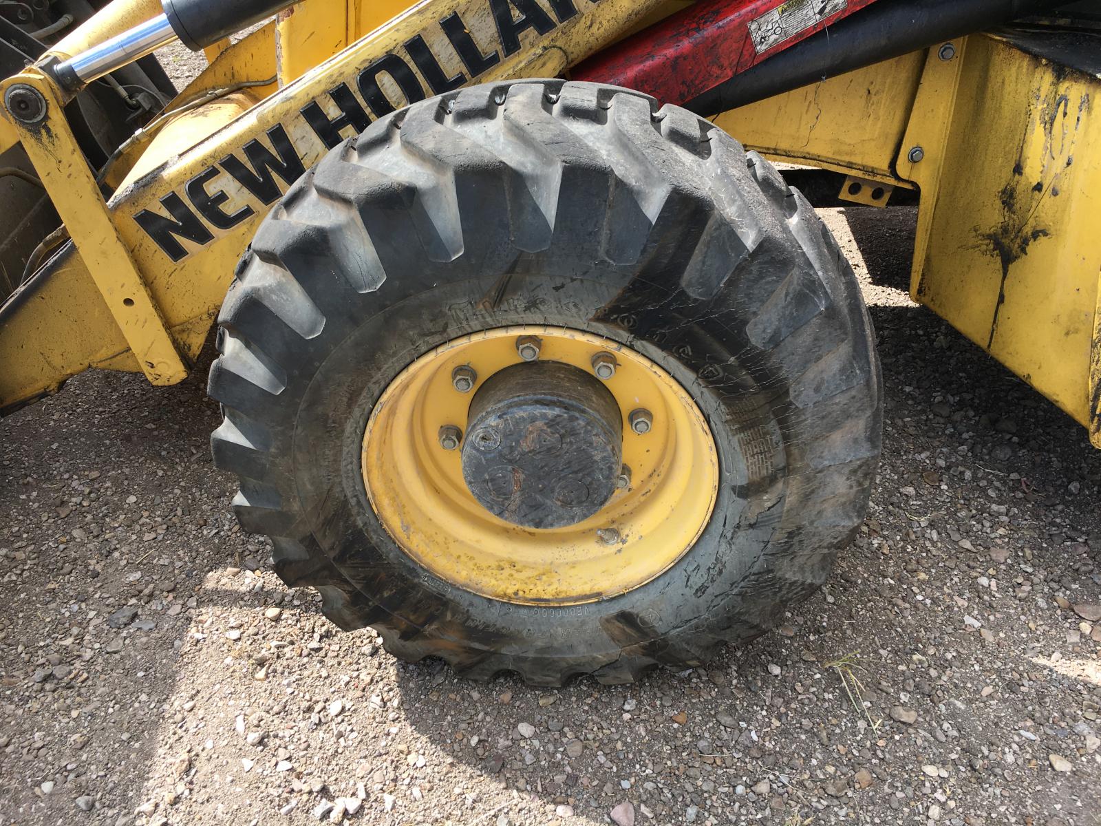 ./imagenes/INVOICE/2019/16188/RETROEXCAVADORA NEW HOLLAND_B110C (21).JPG